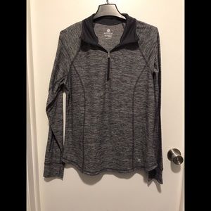 Old Navy Active Women’s 1/2 Zip Pullover.